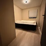 - 2 Bed - Free Parking