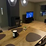 - 2 Bed - Free Parking Daire