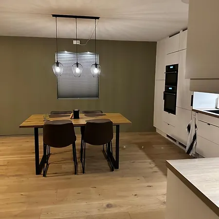 - 2 Bed - Free Parking Kvaloysletta