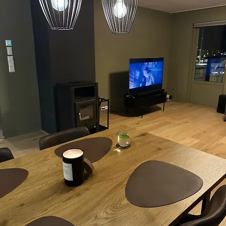 - 2 Bed - Free Parking Apartmán