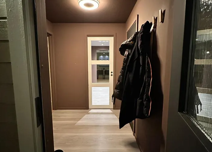 - 2 Bed - Free Parking