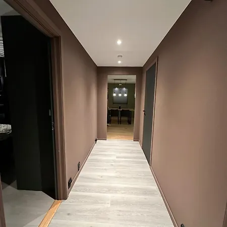 - 2 Bed - Free Parking Apartment *
