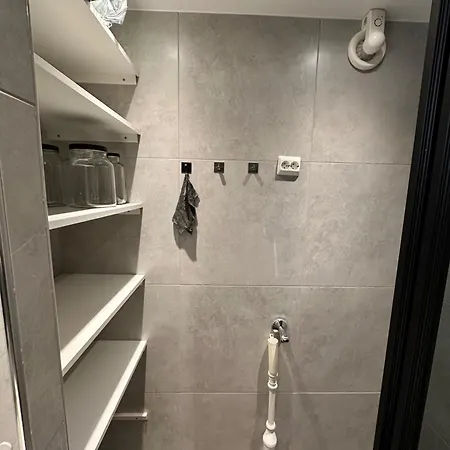 - 2 Bed - Free Parking *