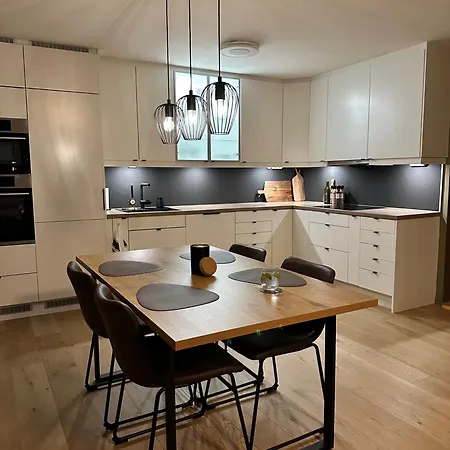 - 2 Bed - Free Parking Kvaloysletta