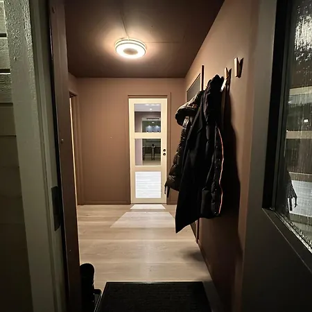 - 2 Bed - Free Parking