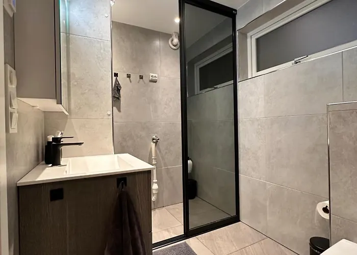 Apartament - 2 Bed - Free Parking *