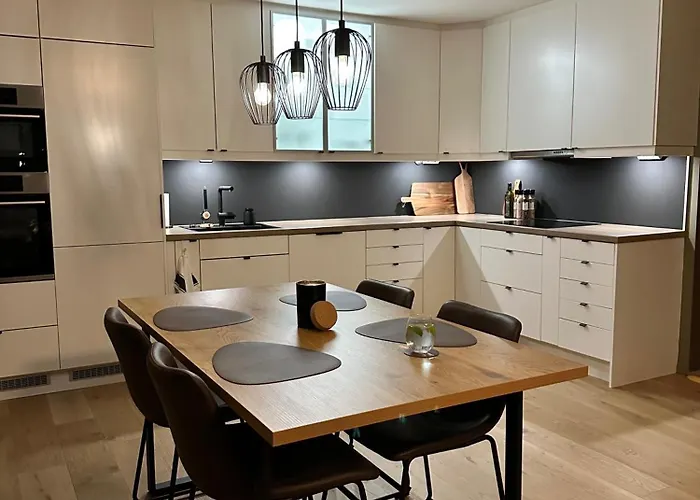 - 2 Bed - Free Parking Kvaloysletta