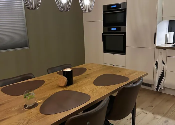 Apartament - 2 Bed - Free Parking *